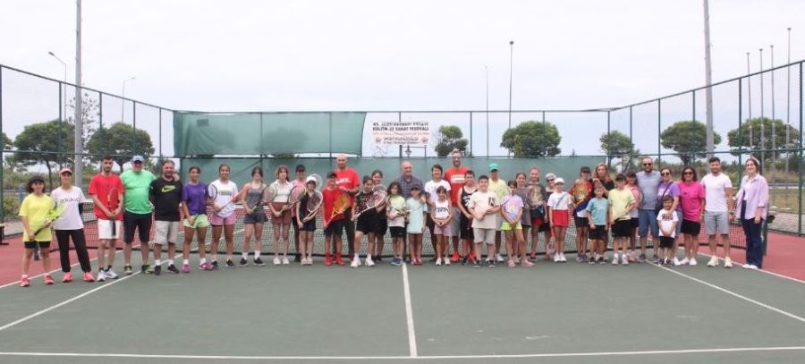 Festival Tenis Turnuvası Gençler Müsabakalarıyla Başladı...