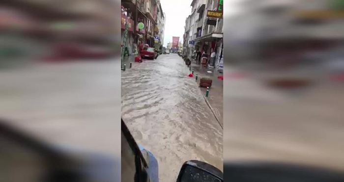 Artvin’de Aralıklarla Yağan Yağmur Heyelan ve Sele Yol Açtı