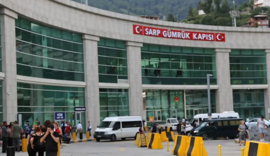 Batum-Hopa-Trabzon gemi seferleriyle bu yoğunluğun azaltılabileceğini vurguladı