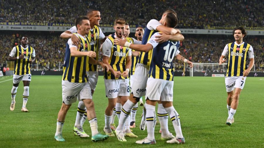 Fenerbahçe yoluna dolu dizgin devam ediyor