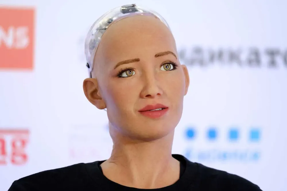 Robot Sofia hangi ülke yapımı? Robot Sofia kim? Robot Sofia nereli?