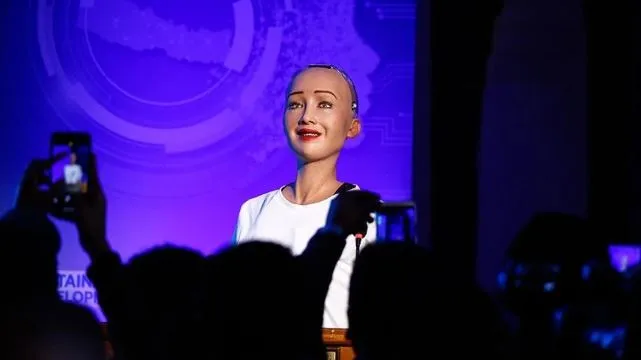 Robot Sophia Kimdir, Hangi Ülkenin Vatandaşı? 