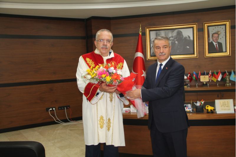 Amasya Üniversitesine atanan Rektör Turabi görevine başladı