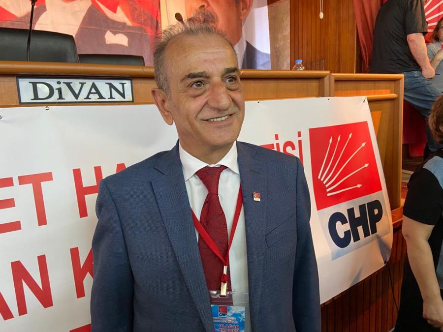 CHP MERKEZ İLÇEDE TOPALOĞLU’NA RAKİP ÇIKMADI YENİDEN BAŞKAN SEÇİLDİ