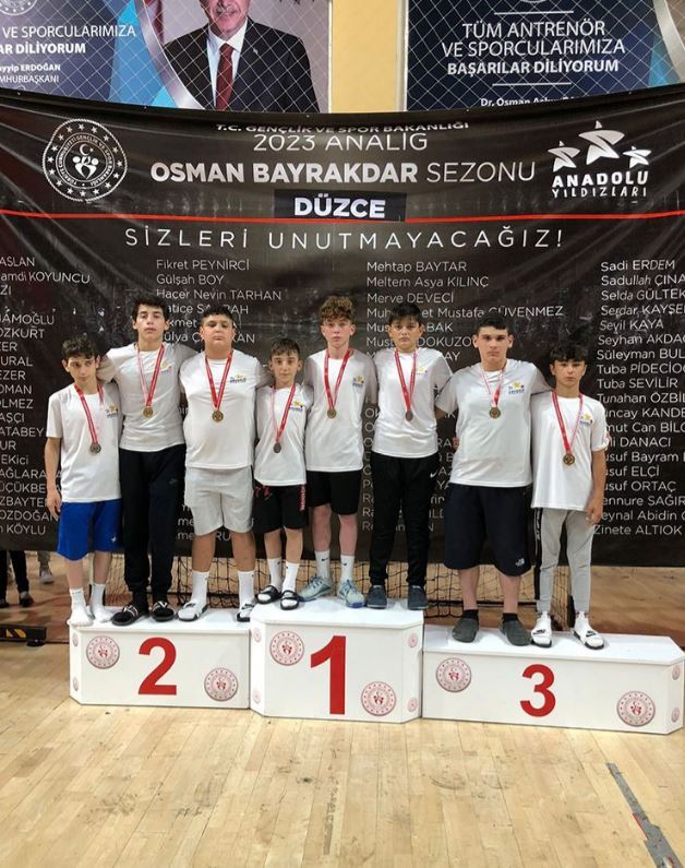 Büyükaydın şampiyon olan Trabzonlu sporcuları tebrik etti