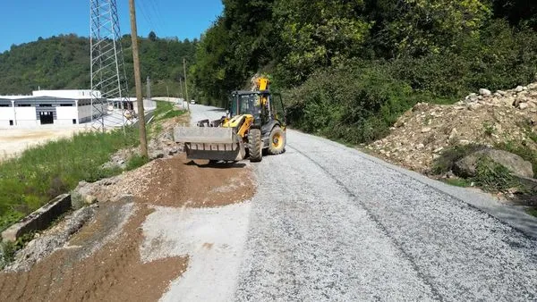 ESKİ ORDU YOLUNUN ASFALTI TAMAMLANIYOR