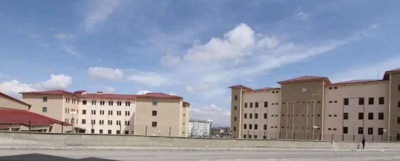 Erzurum Büyükşehir Belediyesi, Okulları Yenileme Çalışmalarını Hızla Sürdürüyor