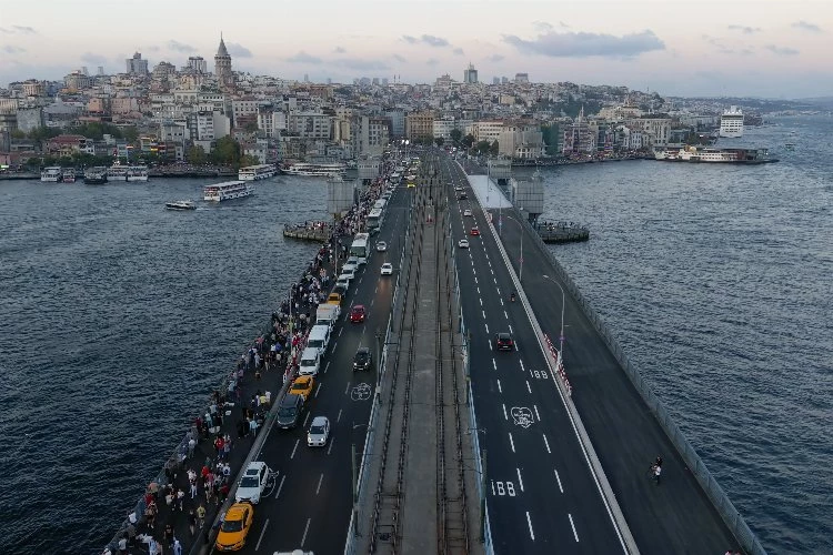 İstanbulluların Galata Köprüsü sevinci