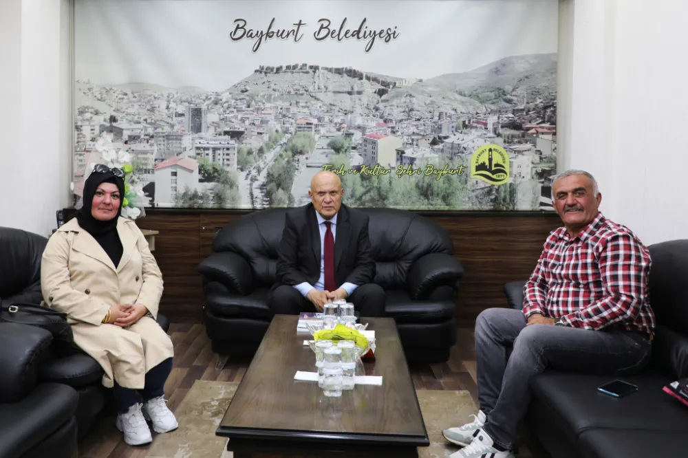 MHP Gökçedere Belde Başkanı Şinasi Akbulut ve Eşi Canan Akbulut, Belediye Başkanı Hükmü Pekmezci