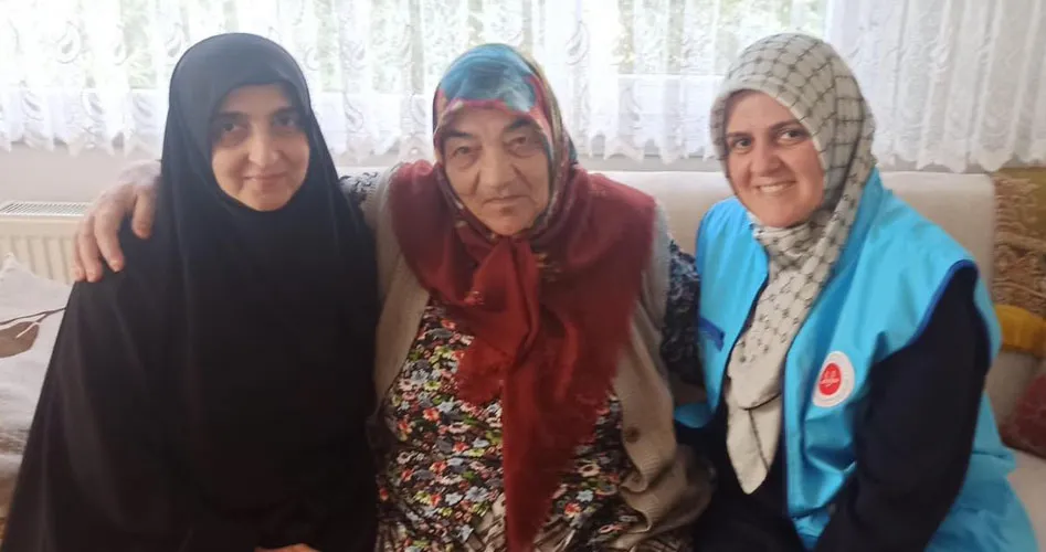 TDV Rize Kadın Kollarından Yaşlı ve Hastalara Mevlid-i Nebi Ziyareti