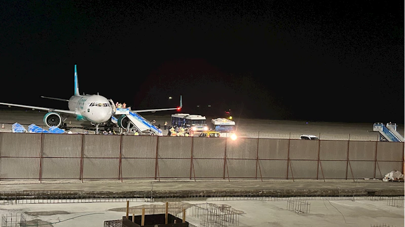 Motoru arızalanan uçak Trabzon Havalimanı