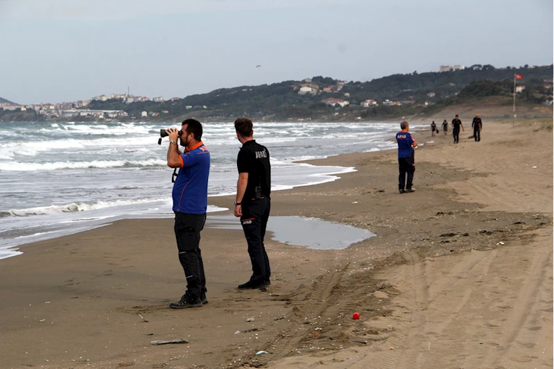 Sinop Valisi Özarslan, denizde kaybolan gencin ailesi ile bir araya geldi