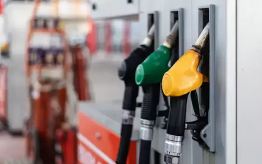 2 Ocak Salı günü benzin ve motorine zam gelecek mi? Güncel akaryakıt fiyatları nedir?