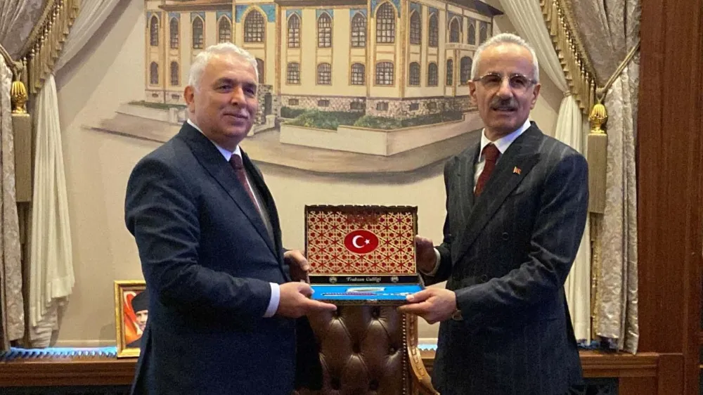 Ulaştırma ve Altyapı Bakanı Uraloğlu Trabzon