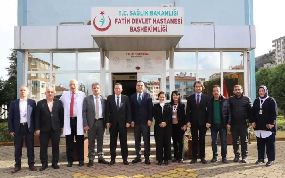 Trabzon İl Sağlık Müdürü ve Yöneticileri Fatih Devlet Hastanesinde Değerlendirme Toplantısı Gerçekleştirdi
