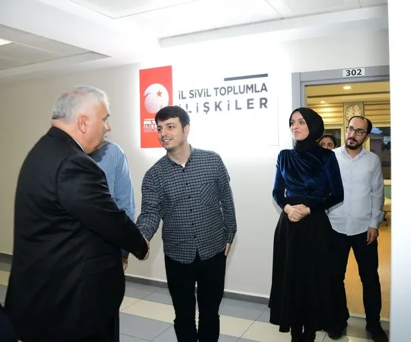 Trabzon Valisi Aziz Yıldırım, İl Sivil Toplumla İlişkiler Müdürlüğünü Ziyaret Etti