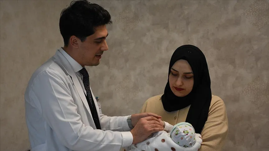 Iraklı Zennu bebeğin akciğerini besleyecek yapay damar Konya