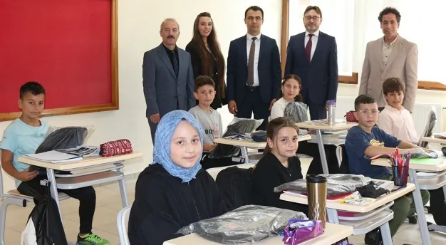 TKDK’dan Köy Okullarına Destek: Öğrencilere Okul Çantası Dağıtıldı