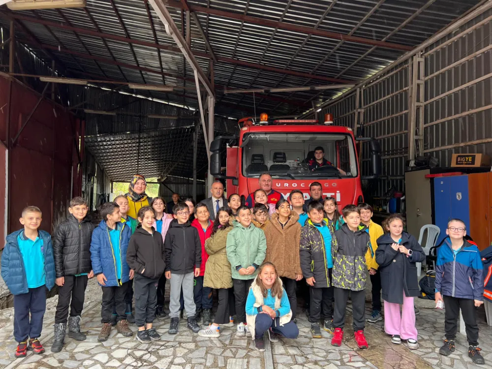 Karadeniz Bakır İlkokulu Öğrencilerinin İtfaiye Ziyareti