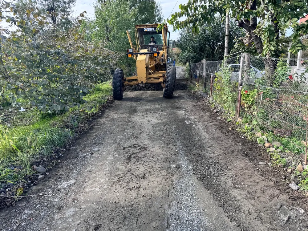 Beşikdüzü Belediyesi Yol Bakım ve Onarım Çalışmalarına Devam Ediyor