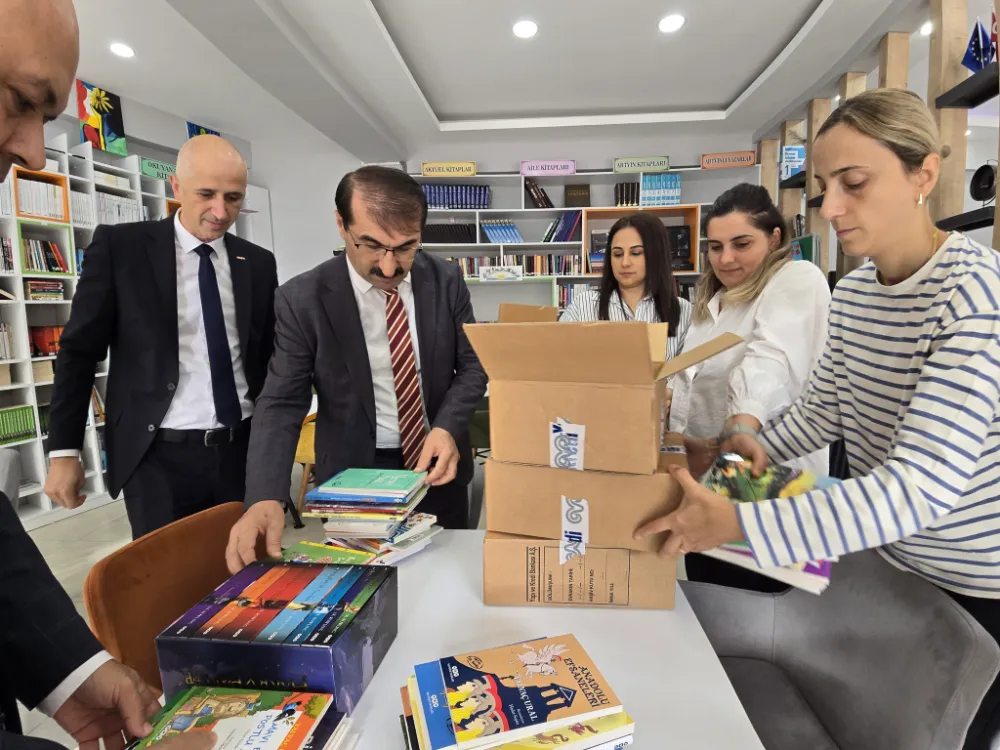 Kitap Kafe Bağışlarla Zenginleşiyor: Öğrencilere Daha Fazla Kaynak