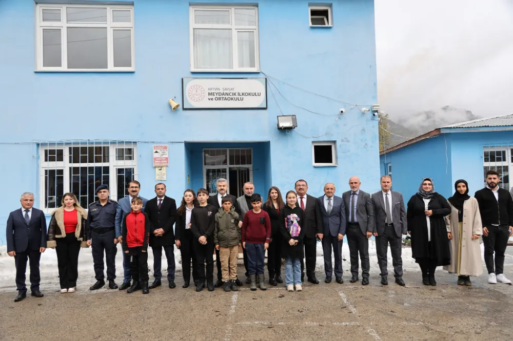 Eğitimde Destek: Vali Ergün, Öğrencilere Hediyelerle Moral Verdi