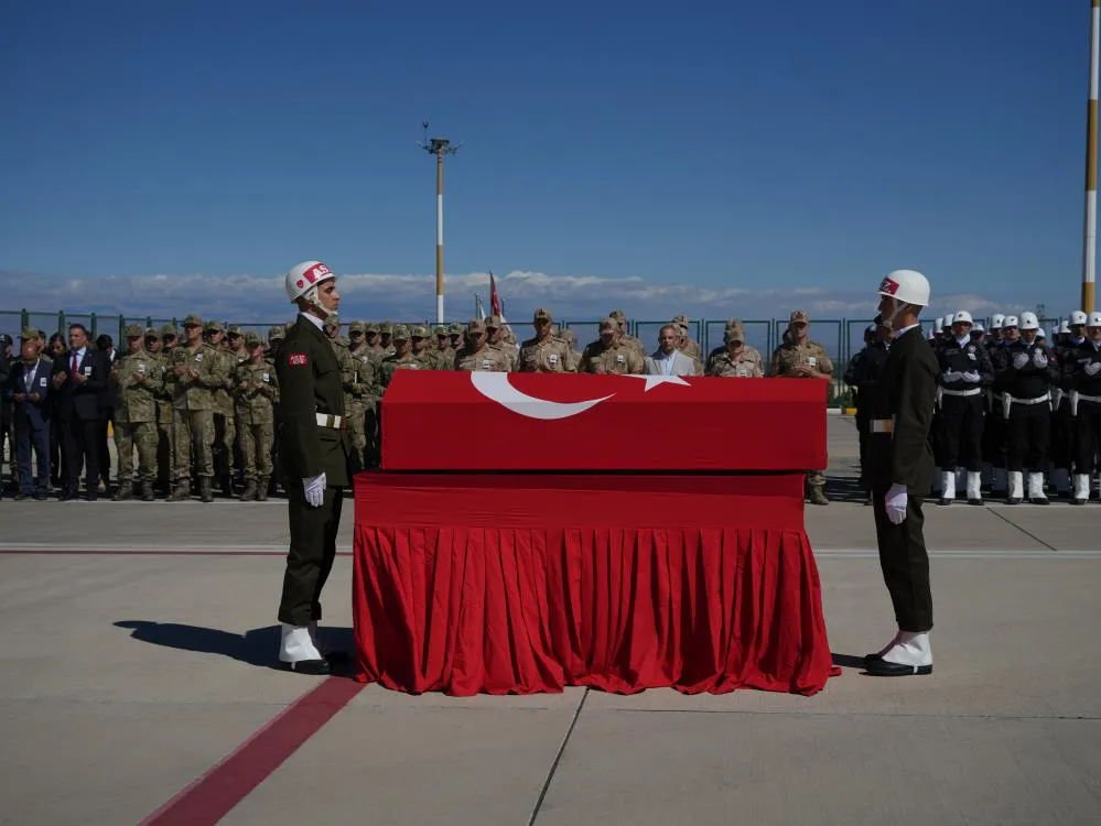 Piyade Uzman Çavuş törenle memleketine uğurlandı