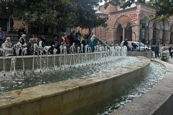 Bursa Büyükşehir Belediyesi, sembol haline gelen havuzların temizliğine önem veriyor