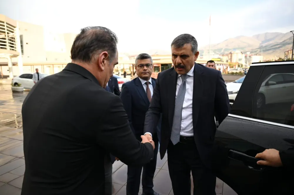 Vali Mustafa Çiftçi, Erzurum Şehir Hastanesi Palyatif Servisi’ni Ziyaret Etti