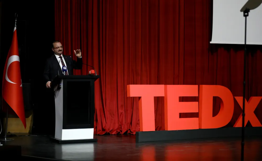 TEDx Atatürk Üniversitesi Etkinliği, İlham Verici Konuşmalarla Son Buldu