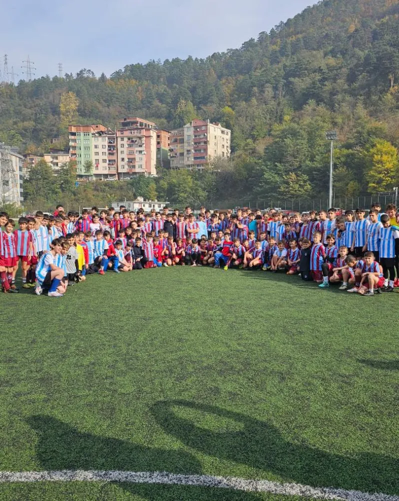 Minik Futbolcuların Şöleni: Trabzonspor Borçka Futbol Okulu Turnuvası Sona Erdi