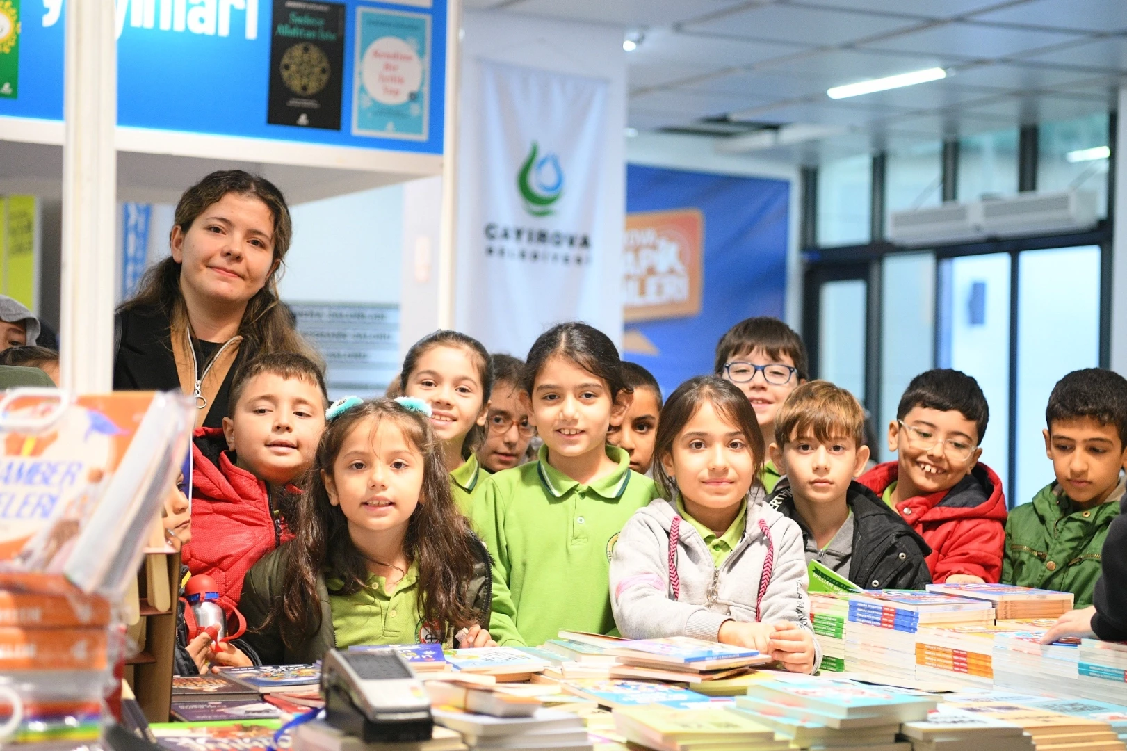 Koceli Çayırovalı minikler, kitap günlerinde bir araya geldi