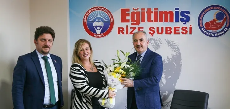 Başkan Metin, Eğitim İş Sendikasını Ziyaret Ederek Öğretmenler Gününü Kutladı