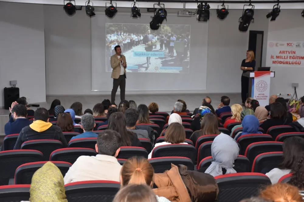 Artvin’de Eğitim Şöleni: Öğretmenler Atölye Çalışmalarıyla Becerilerini Geliştirdi