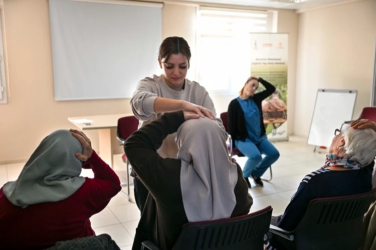 İzmir Bornova’nın ulu çınarlarına büyük destek