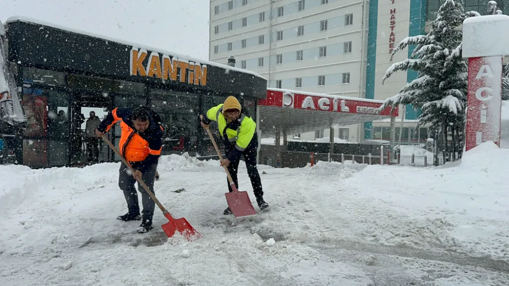 Artvin Belediyesi Karla Mücadele Çalışmalarını Sürdürüyor