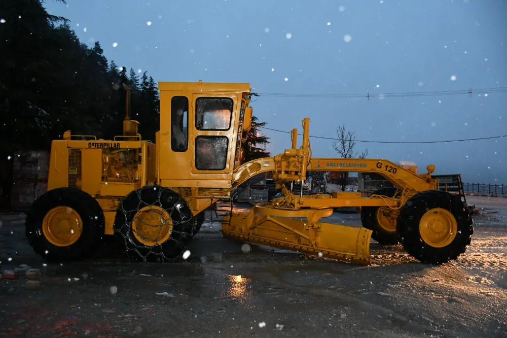 Artvin Belediyesi, Şişli Belediyesi’nden Hibe Edilen CAT Marka Greyder ile Araç Filosunu Güçlendirdi