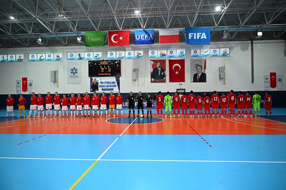 Erzurum Valisi Mustafa Çiftçi, Türkiye Futsal Milli Takımının Polonya Maçını İzledi