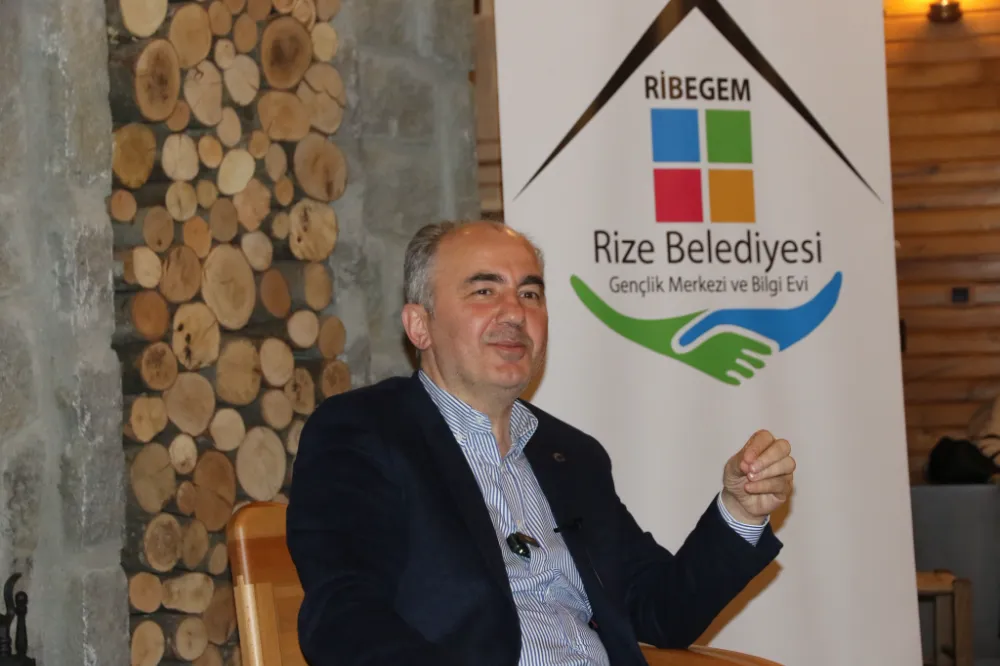 Rize Belediye Başkanı Rahmi Metin, Gençlerle Buluştu