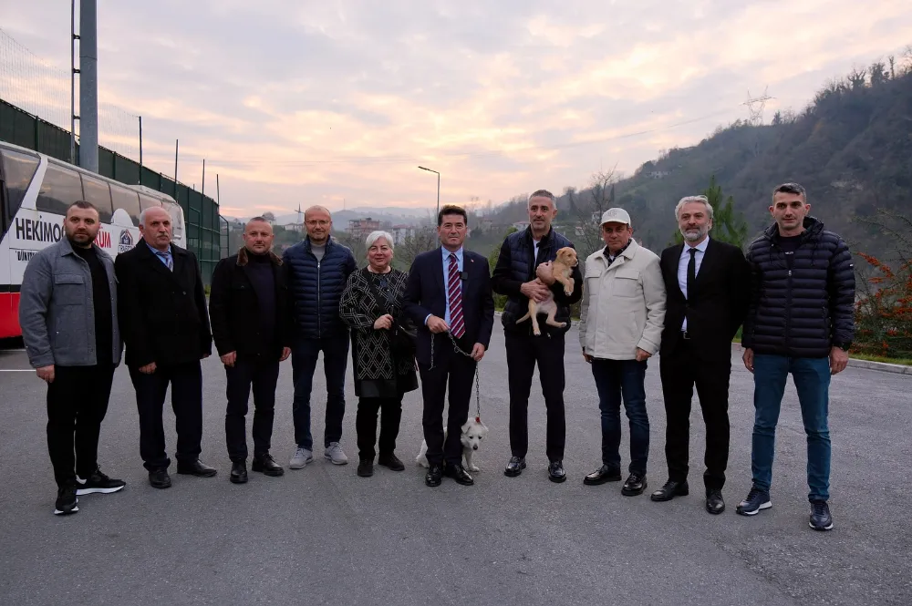 1461 Trabzon Futbol Kulübü Başkanı Celil Hekimoğlu, Sokak Hayvanları Yumak ve Tarçın’ı Sahiplendi