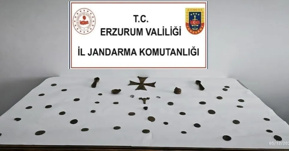 Tekman’da Tarihi Eser Operasyonu: 47 Eserle İki Şüpheli Yakalandı