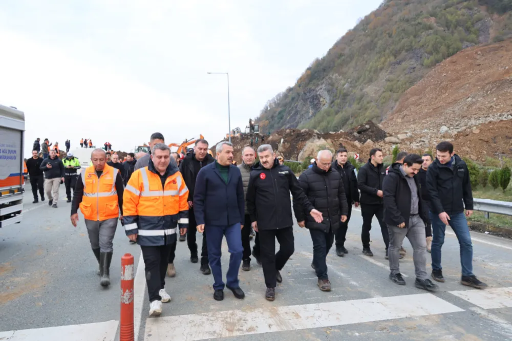 Artvin ve Rize Ekipleri Kıyıcık Mevkiindeki Heyelan Bölgesinde Seferber Oldu