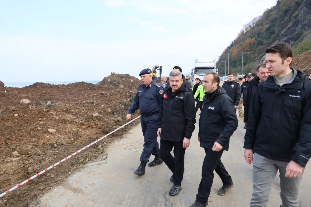  Karadeniz sahil yolu gece saatlerinden itibaren kontrollü olarak ulaşıma açıldı