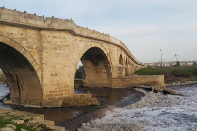 Edirne’nin simgesi tarihi Uzunköprü’de restorasyon çalışması sürüyor…