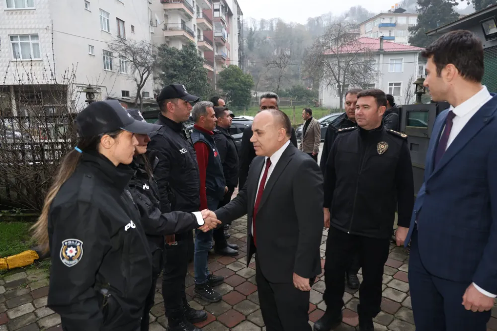 Vali Ünsal, Arhavi İlçe Polis Merkezini Ziyaret Etti