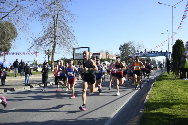 44. ULUSLARARASI TRABZON YARI MARATONU KOŞULDU