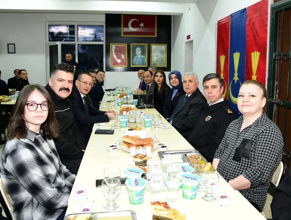Trabzon Valisi Aziz Yıldırım, Askeri Personelle İftar Sofrasında Buluştu
