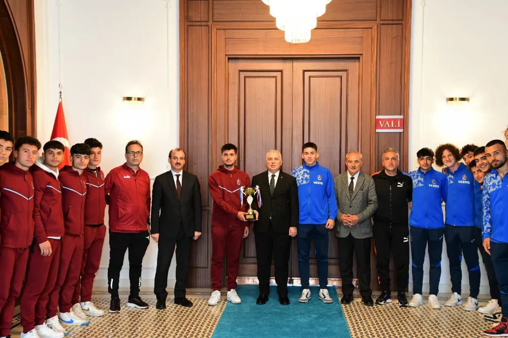 Yavuz Sultan Selim Anadolu Lisesi Futbol Takımı Türkiye Şampiyonu!