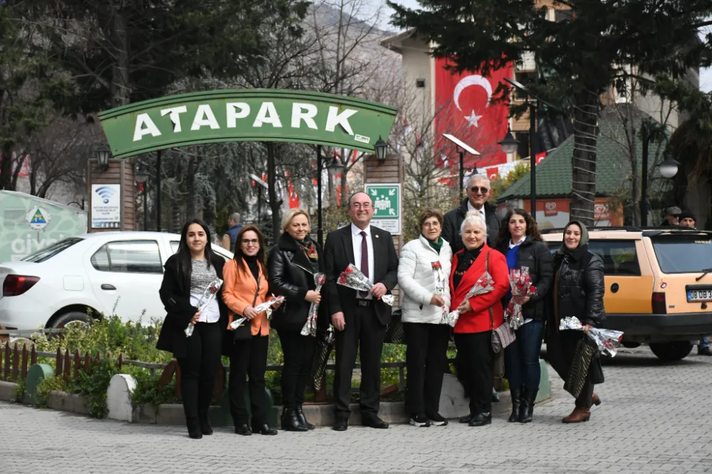 Artvin Belediye Başkanı Demirhan Elçin, 8 Mart Dünya Emekçi Kadınlar Günü
