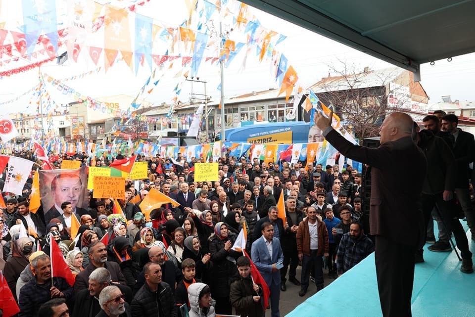  Erzurum Büyükşehir Belediye Başkanı Mehmet Sekmen Horasan’da Coşkuyla Karşılandı
